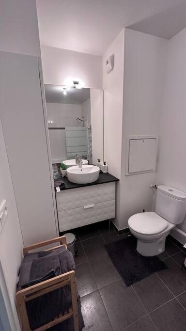 Appartement A Fleury-Merogis Proche De Paris Екстериор снимка