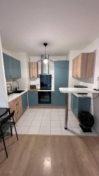 Appartement A Fleury-Merogis Proche De Paris Екстериор снимка